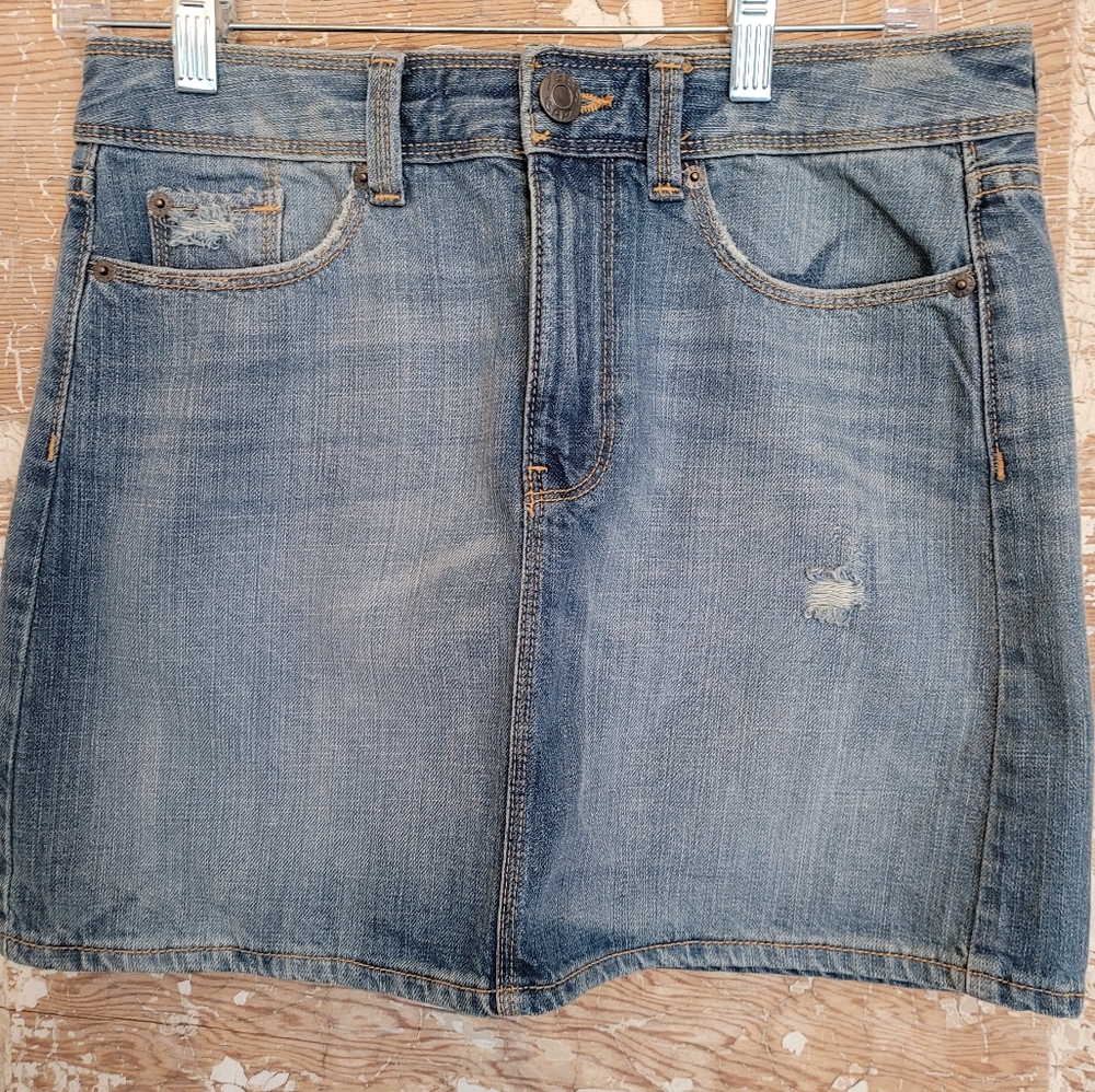GAP Jean Skirt Size 2.  No tags - Never Worn